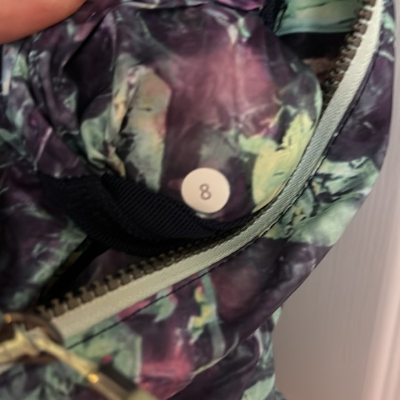 Lululemon Jacket - Picture 7 of 7